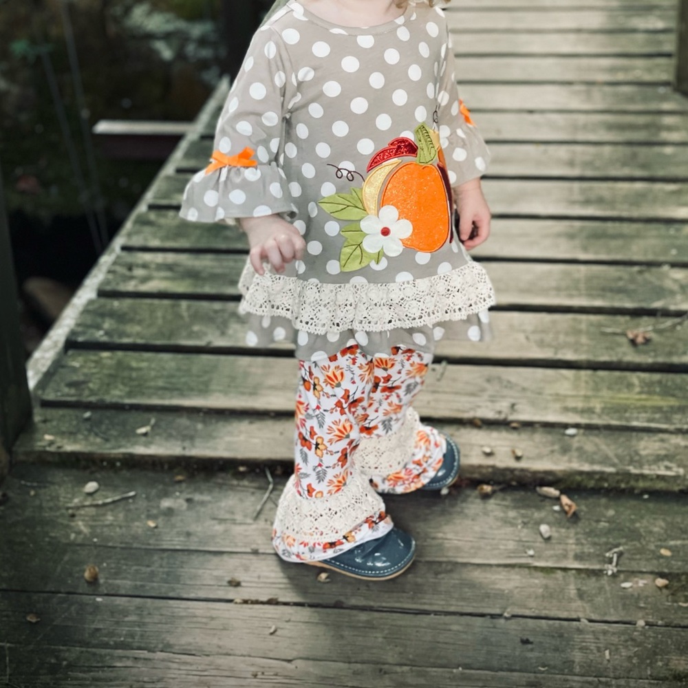 Fall outfit and custom matching bow